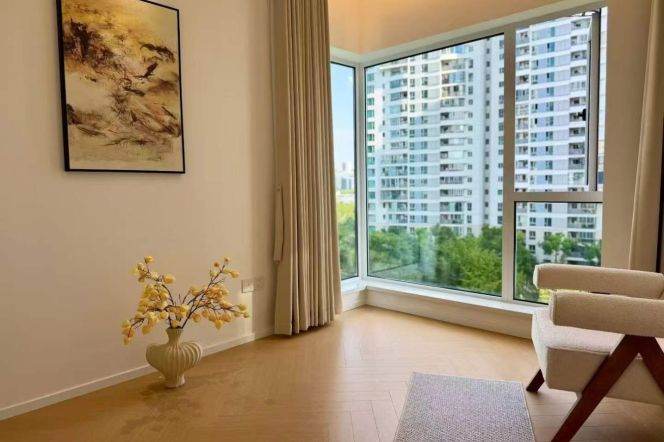 2BR Apartment near West Bund with Green View (L11)