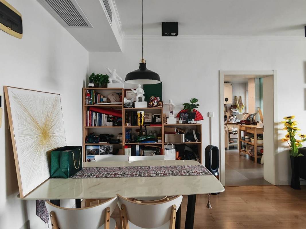 Housing image — Dining Area
