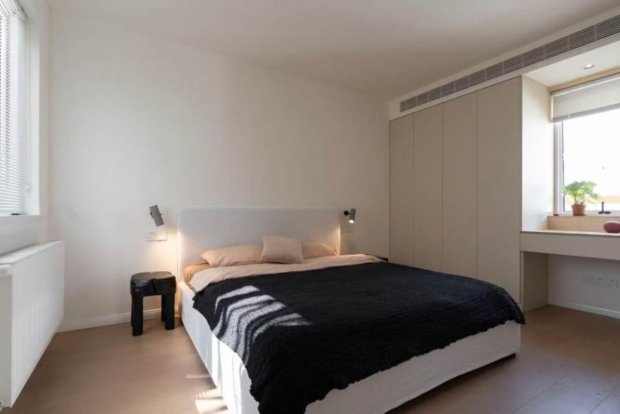 Housing image — Bedroom
