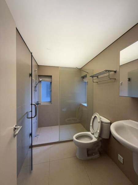 Housing image — Bathroom