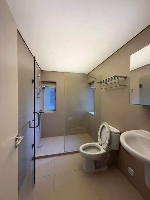 Housing image — Bathroom