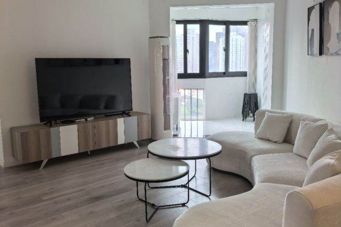 2BR Apartment near Changping Rd Metro (L7)