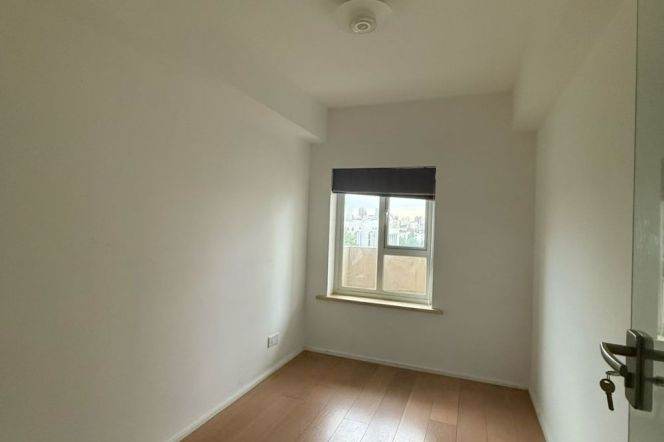 Spacious 2BR Apartment at Ambassy Court with Floor-to-Ceiling Windows (L1/L7/L10)