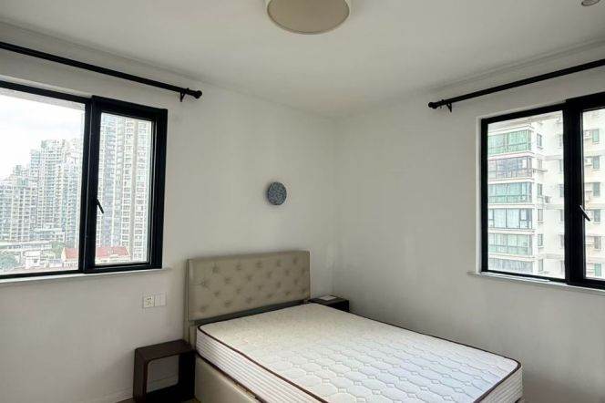 2BR Apartment in Jing'an (L14)
