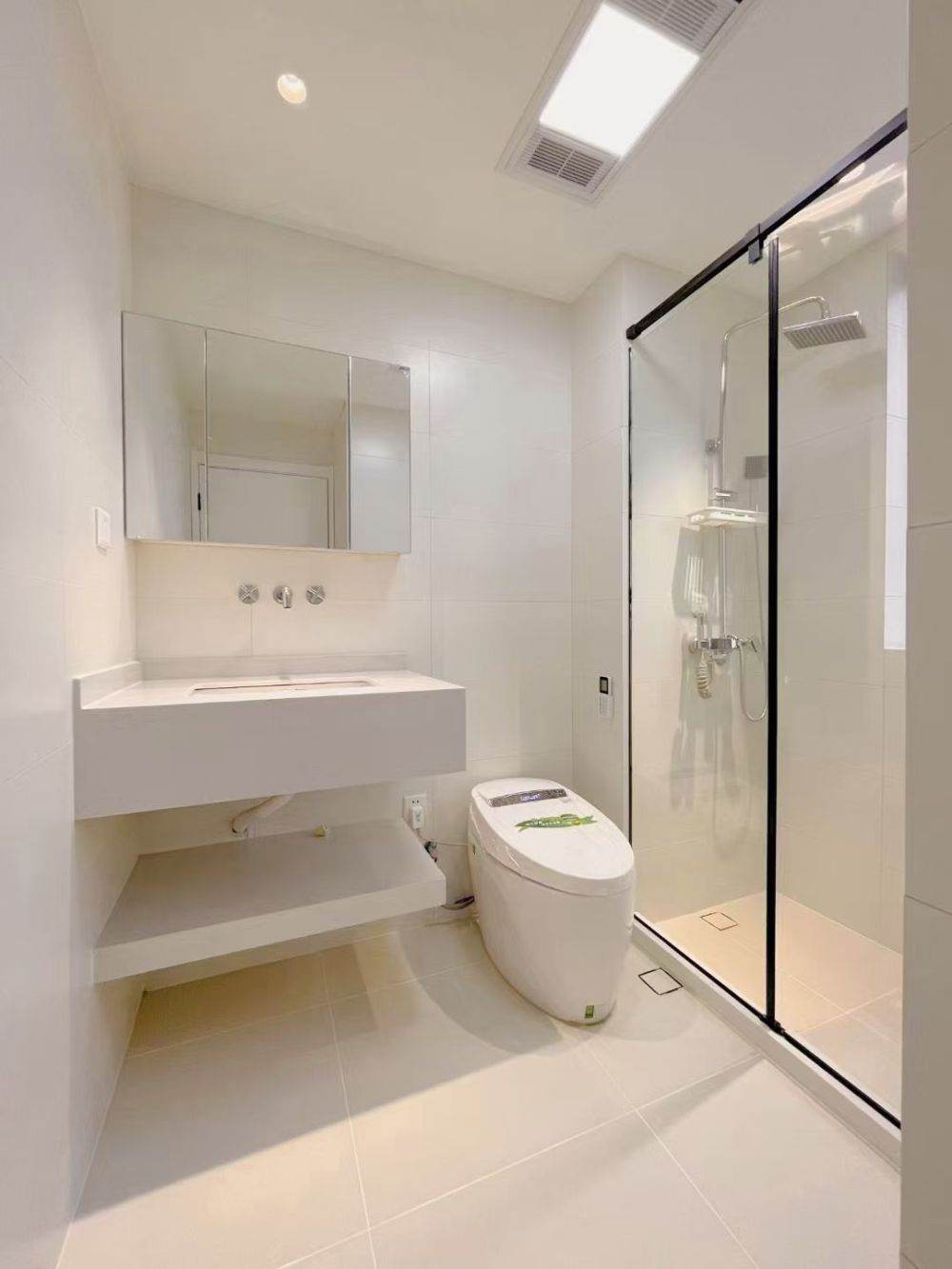 Housing image — Bathroom