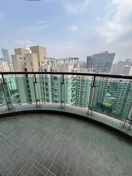 Housing image — Balcony