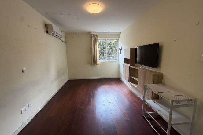 1BR Apartment in Xujiahui (L10/L11)