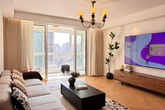 High-Ceiling 3BR Apartment near Zhongshan Park with Floor-to-Ceiling Windows (L2/L3/L4)