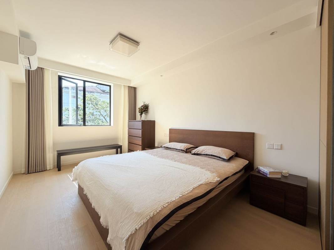 Housing image — Bedroom