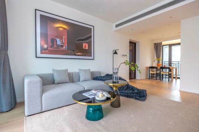 High-Floor 3BR Apartment near Wuzhong Road Metro with Outstanding View
