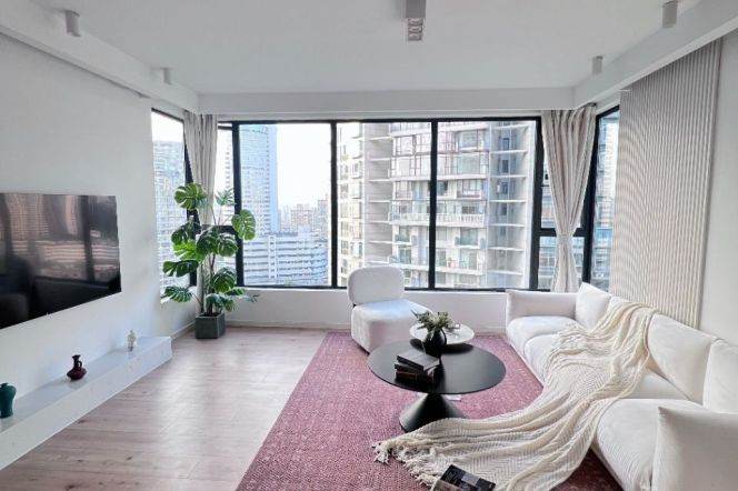 High-Floor 3BR Apartment near Changshou Rd Metro with Outstanding View (L3/L4/L7)