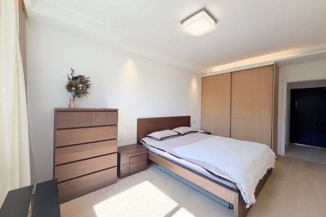 1BR Apartment in Old Xuhui (L1/L10/L12)