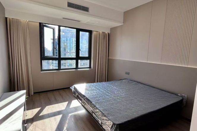 High-Floor Spacious 2BR Apartment in Jing'an