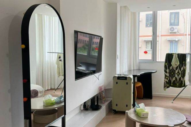 2BR Apartment in Jing'an