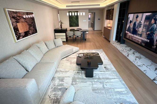 Spacious 2BR Apartment near Shangcheng Rd Metro with River View