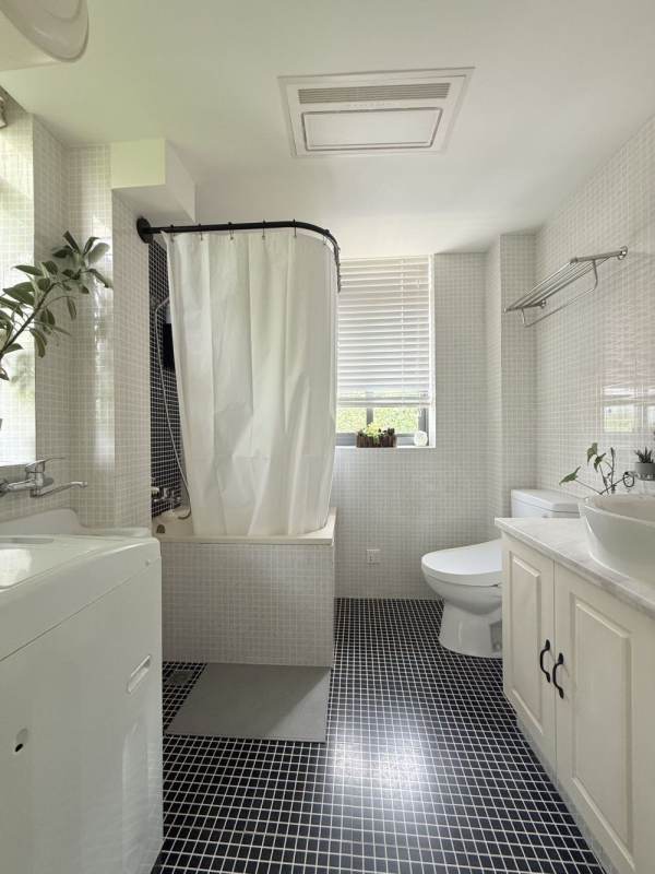 Housing image — Bathroom