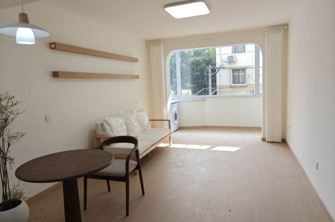 1BR Apartment near Hongqiao Rd Metro
