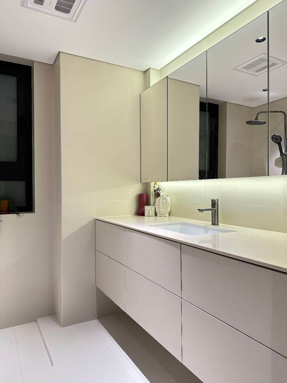 Housing image — Bathroom