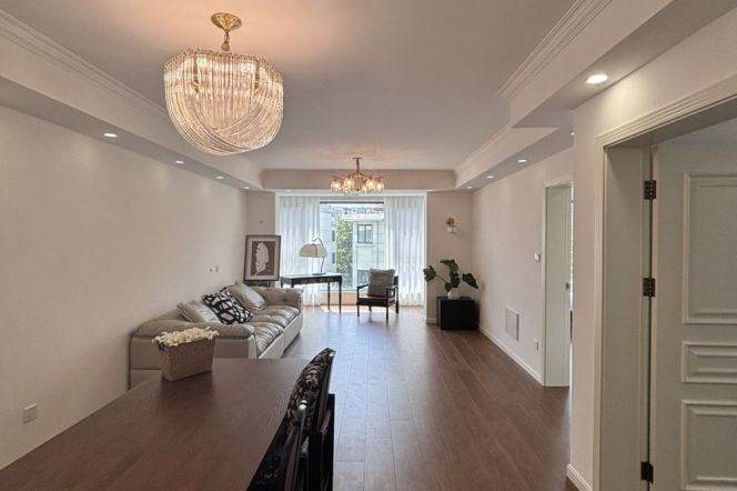 3BR Apartment in Xujiahui (L4/L11)