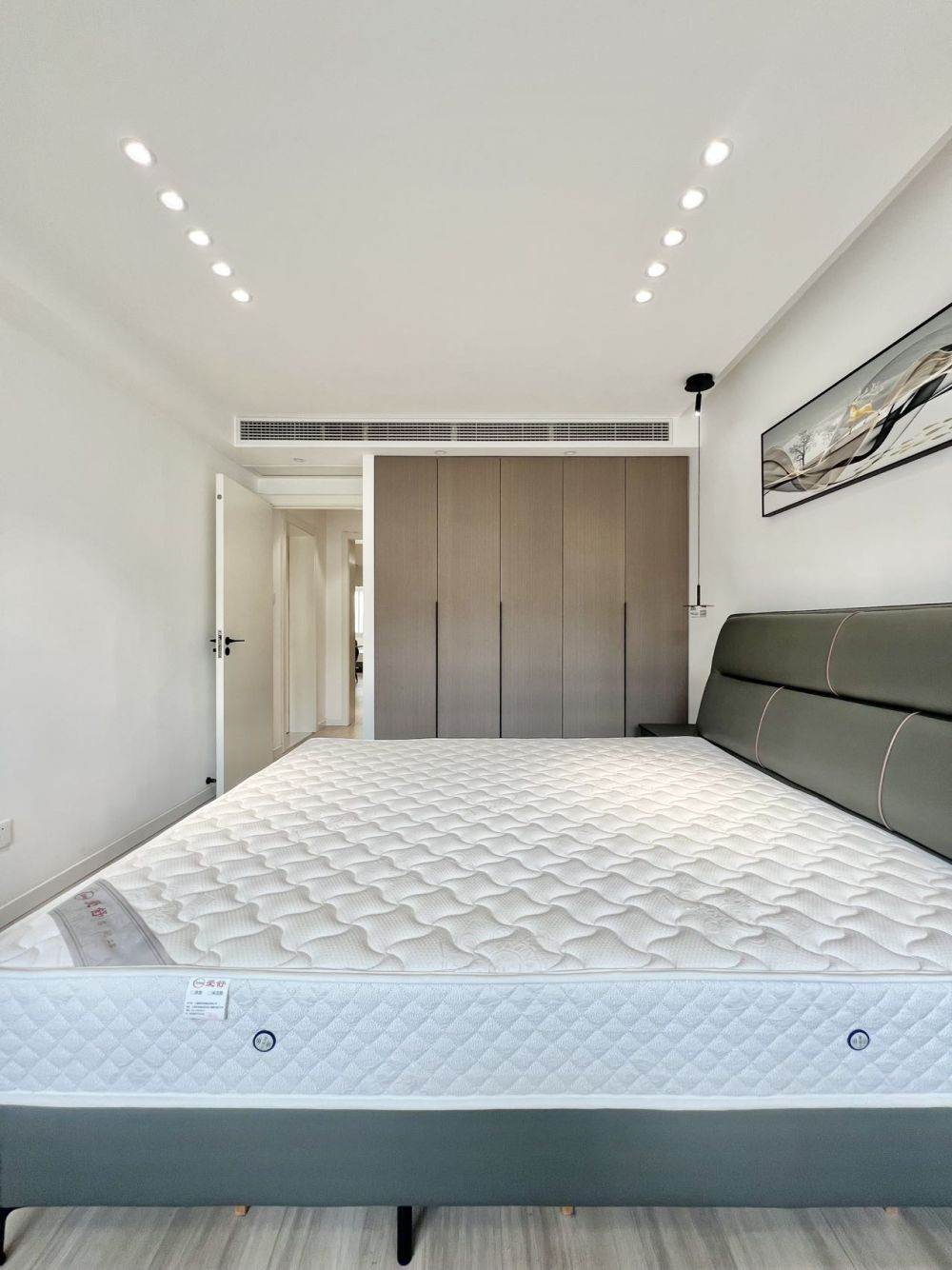 Housing image — Bedroom