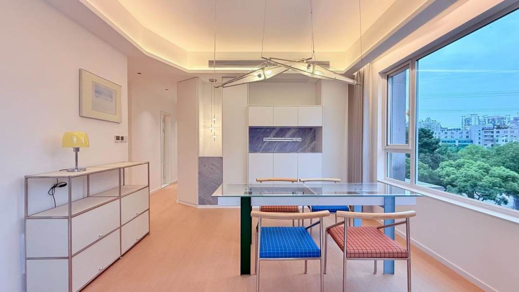 Housing image — Dining Area
