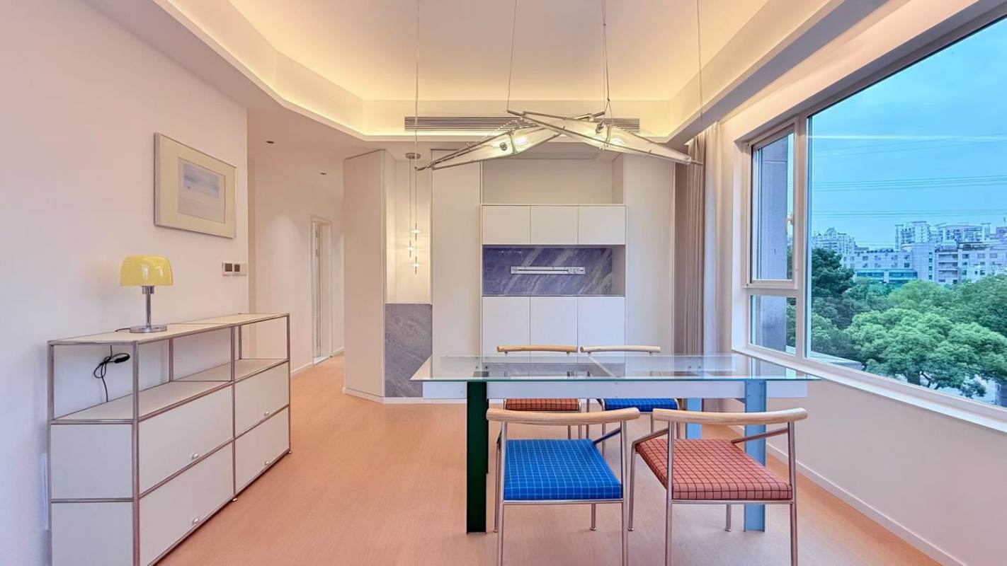 Housing image — Dining Area
