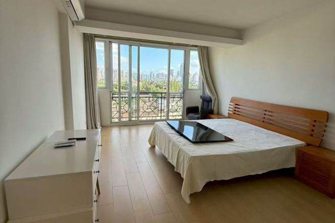 High-Floor Spacious 2BR Apartment near Wukang Mansion