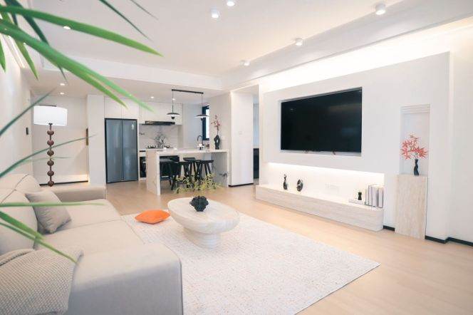 Spacious 2BR Apartment at Brilliant City with Floor-to-Ceiling Windows (L3/L4)