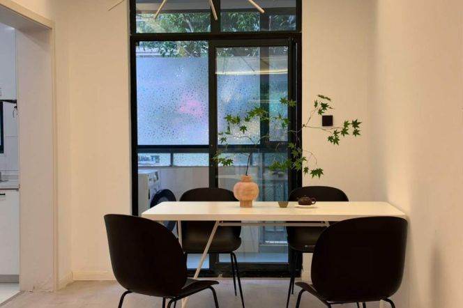 2BR Apartment in Gubei with Green View (L2/L15)