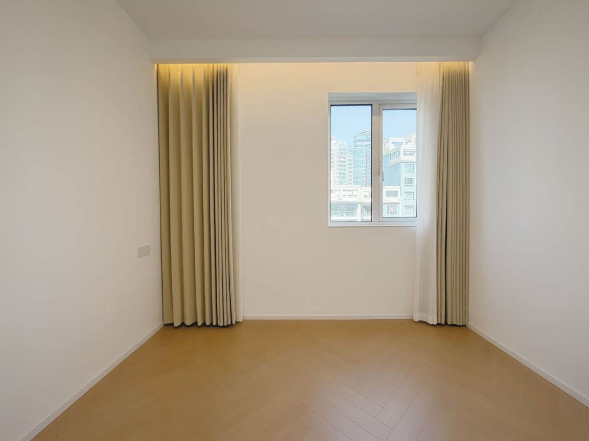 Housing image — Bedroom