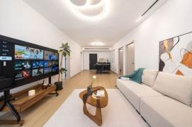 High-Floor 3BR Apartment near Jiangsu Rd Metro (L2/L11)