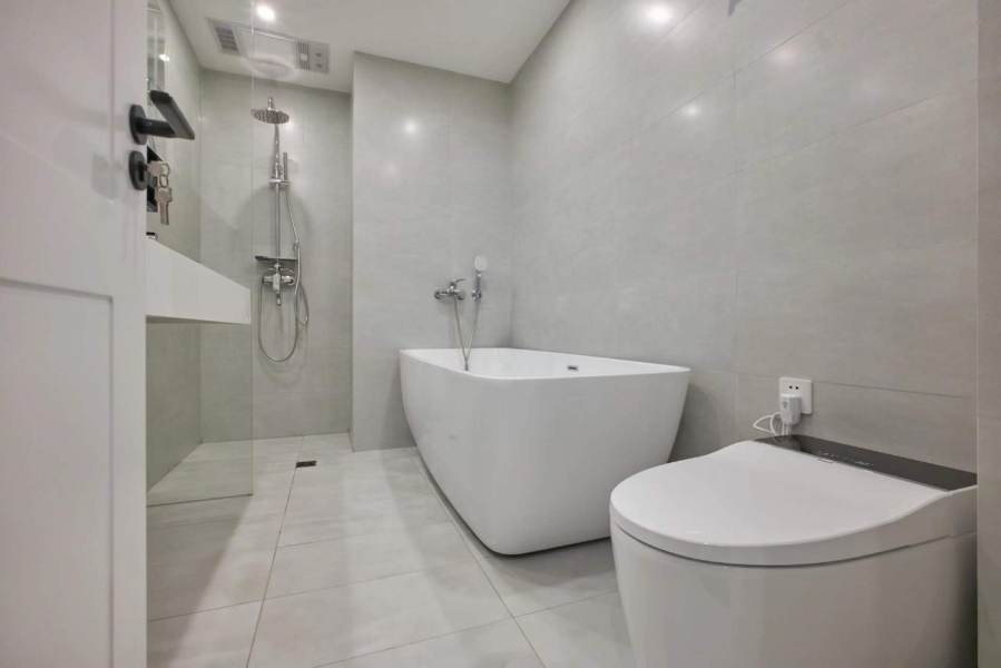 Housing image — Bathroom