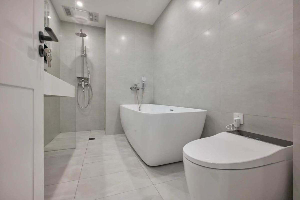 Housing image — Bathroom