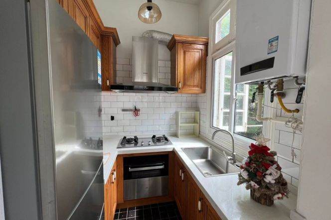 Spacious 1BR Heritage Apartment in Old Xuhui (L1/L7/L9)