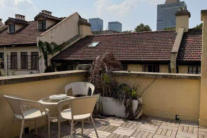 1BR Lane House in Old Xuhui with Terrace
