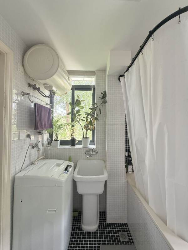 Housing image — Bathroom