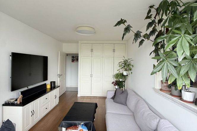 2BR Apartment in Old Xuhui with Outstanding View (L10)
