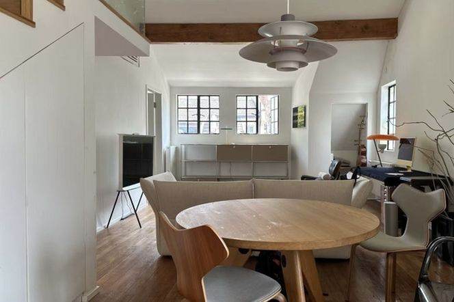 High-Ceiling 3BR Lane House in Old Xuhui (L10)