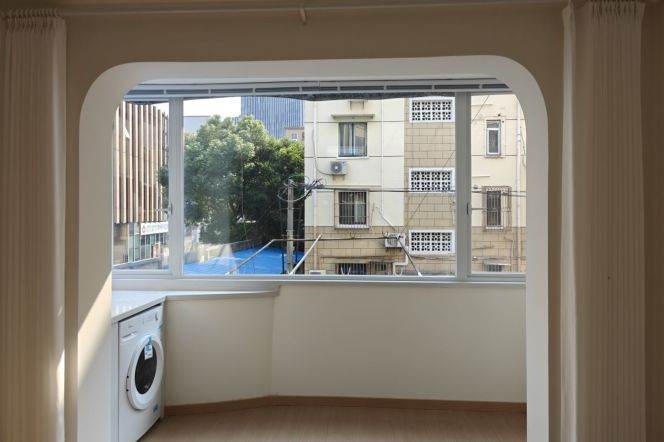 1BR Apartment near Hongqiao Rd Metro