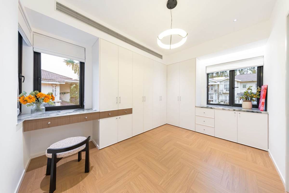 Housing image — Bedroom