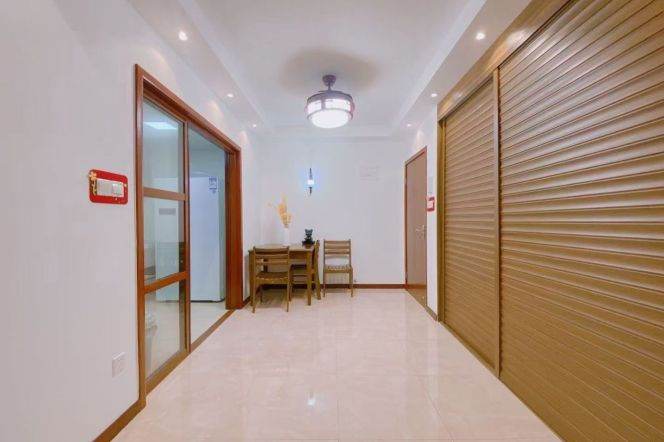 2BR Apartment near Changshou Rd Metro (L7/L13)