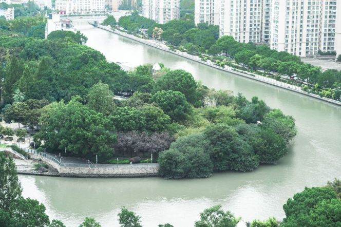 Spacious 2BR Apartment at Brilliant City with Floor-to-Ceiling Windows (L3/L4)