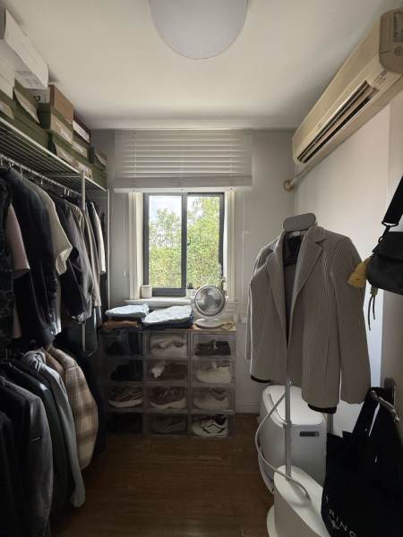 Housing image — Bedroom