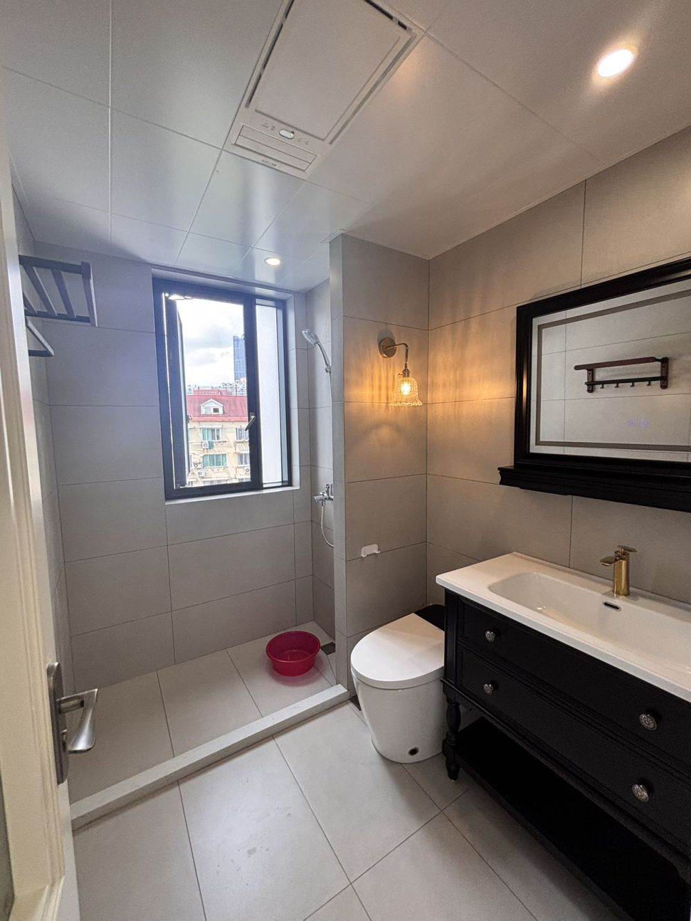 Housing image — Bathroom