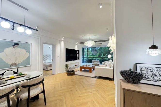 2BR Apartment near Yuanshen Sports Center Metro (L6)