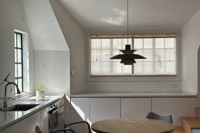 High-Ceiling 3BR Lane House in Old Xuhui (L10)