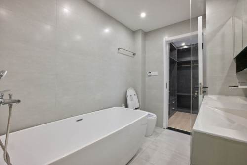 Housing image — Bathroom