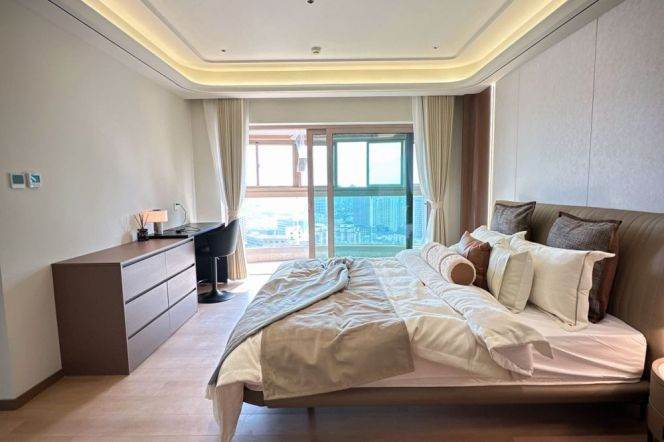 Spacious 2BR Apartment near Shangcheng Rd Metro with River View