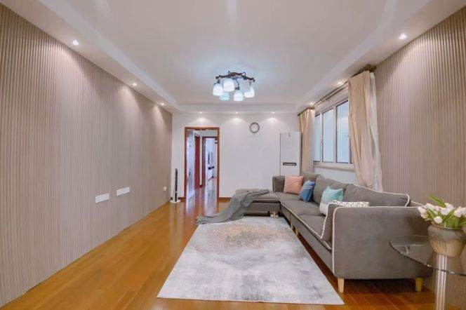 2BR Apartment near Changshou Rd Metro (L7/L13)