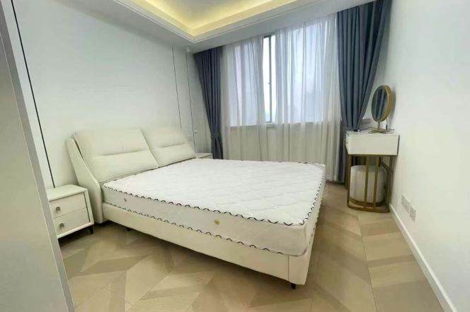 3BR Apartment in Jing'an (L2/L12/L13)